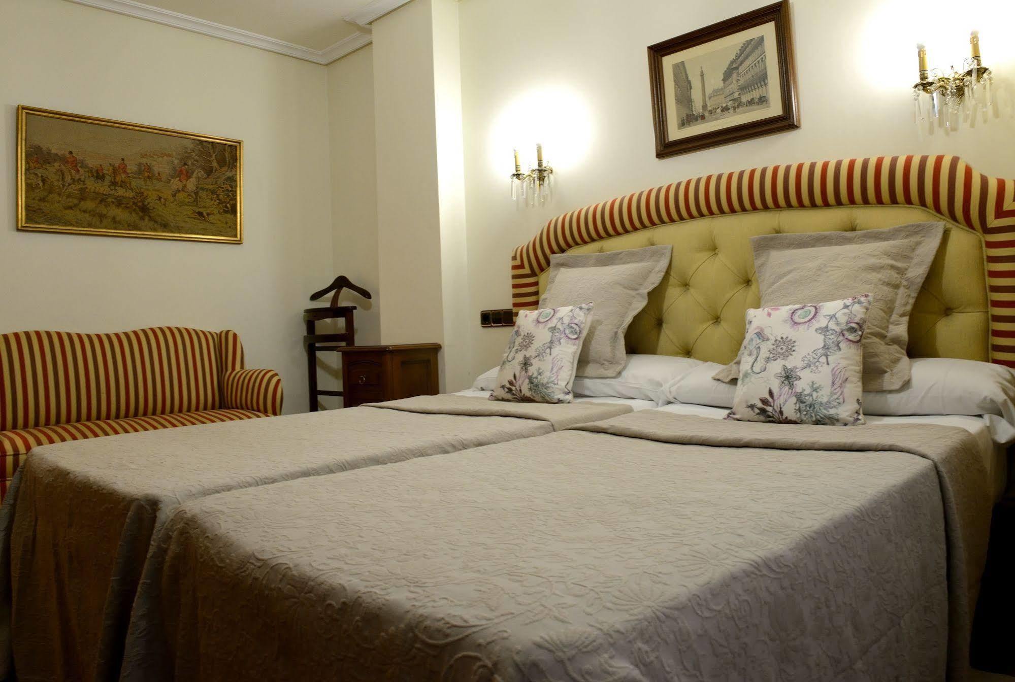 Hostal Arriazu بنبلونة المظهر الخارجي الصورة