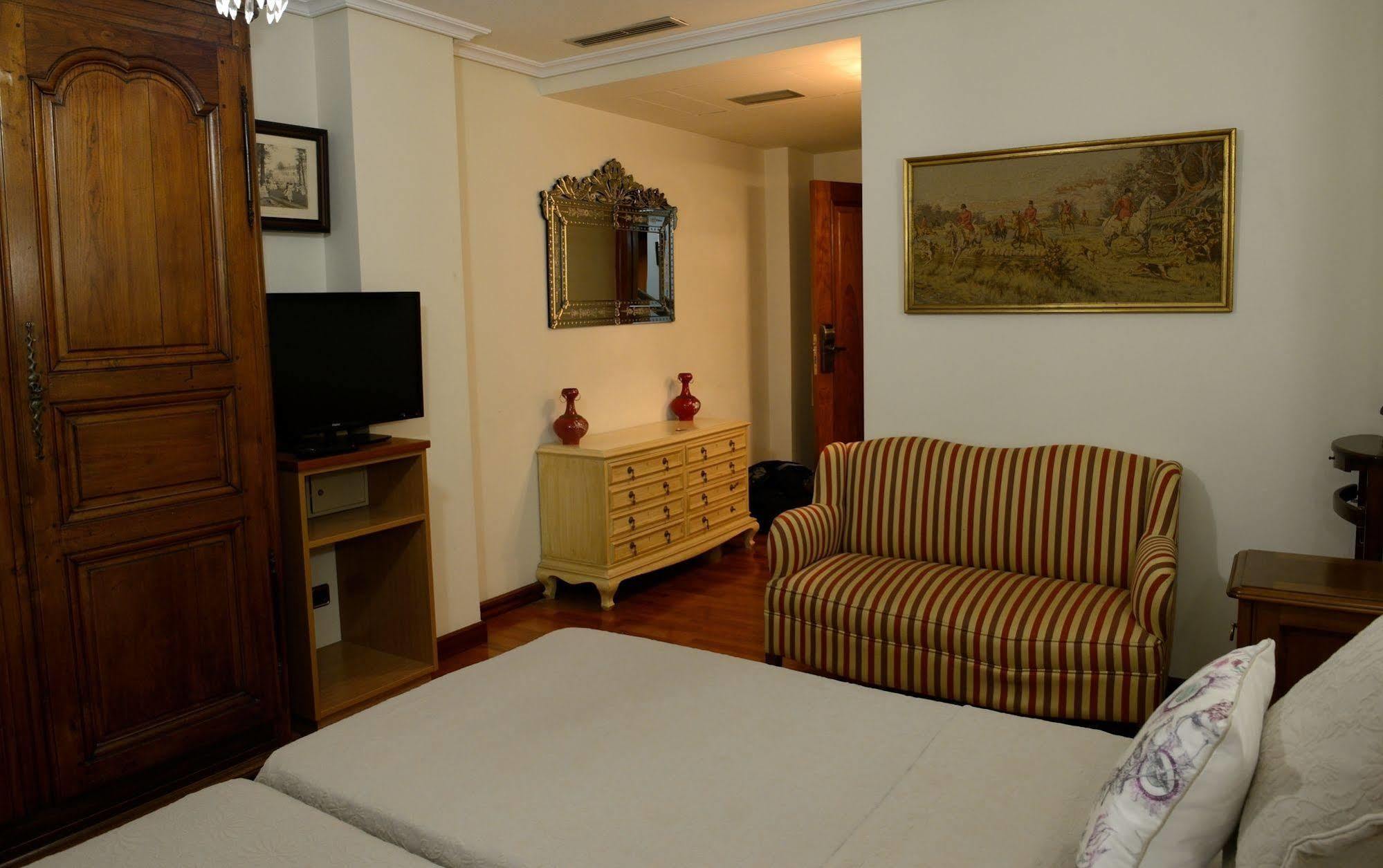 Hostal Arriazu بنبلونة المظهر الخارجي الصورة